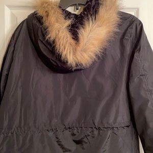Women’s large black Arizona coat with fur hood.